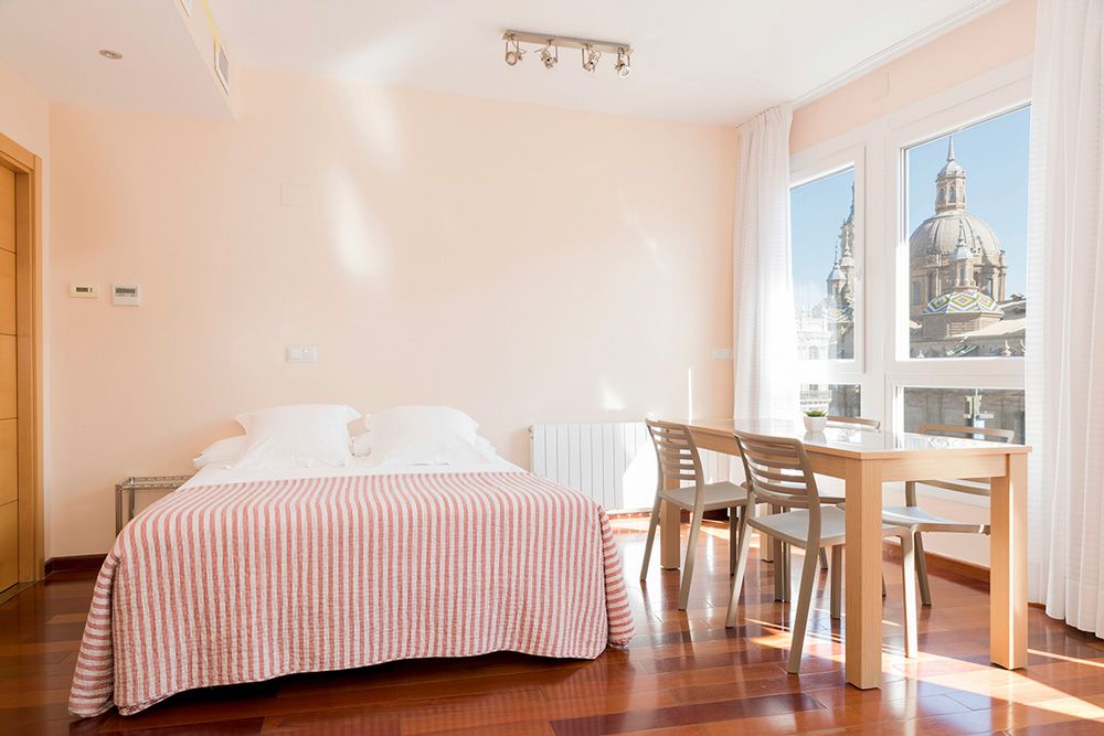 Apartment with views of Pilar Saragossa Bed